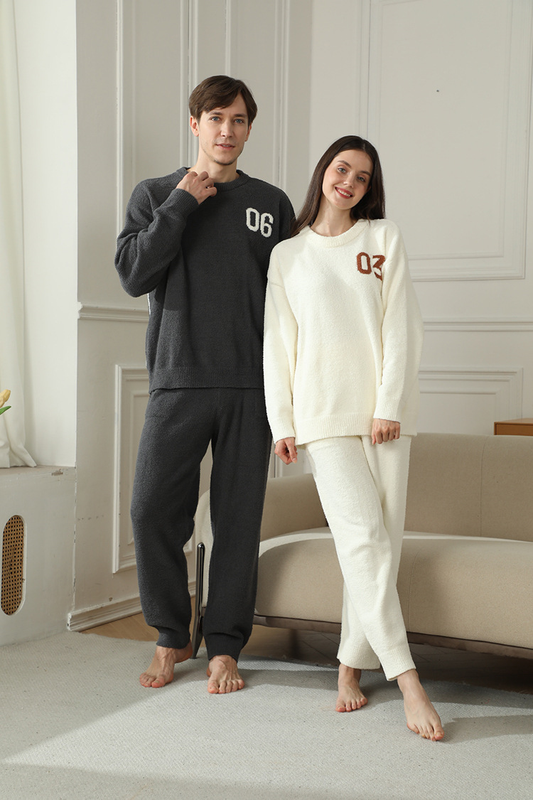 White Women's Warm & Cozy Semi-Flannel Couple's Pajamas — Knitted Digital Pattern, Soft Fleece Material, Pullover Style: The Ideal Choice for Loungewear in Autumn and Winter. - Image 3