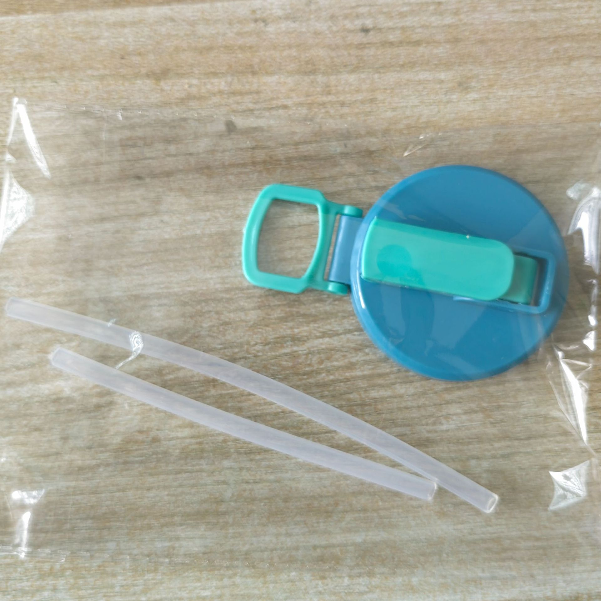 Blue Reusable Soda Can Lid with Straw and Carrying Handle - Spill-Proof Plastic Can Cover for Standard 2.13 Inch Cans, Portable Beverage Protector with Flip-Top Design, BPA-Free Drink Can Converter for Outdoor Parties BBQs Camping - Image 7
