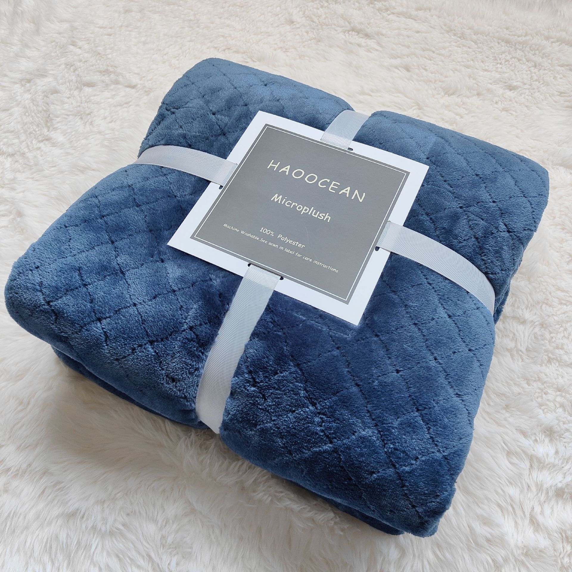 Blue 130*150cm Flannel Fleece Blanket - Quilted Diamond Pattern, Soft & Warm Polyester Throw for Office Nap, Sofa, Travel & Bed Use - Image 1