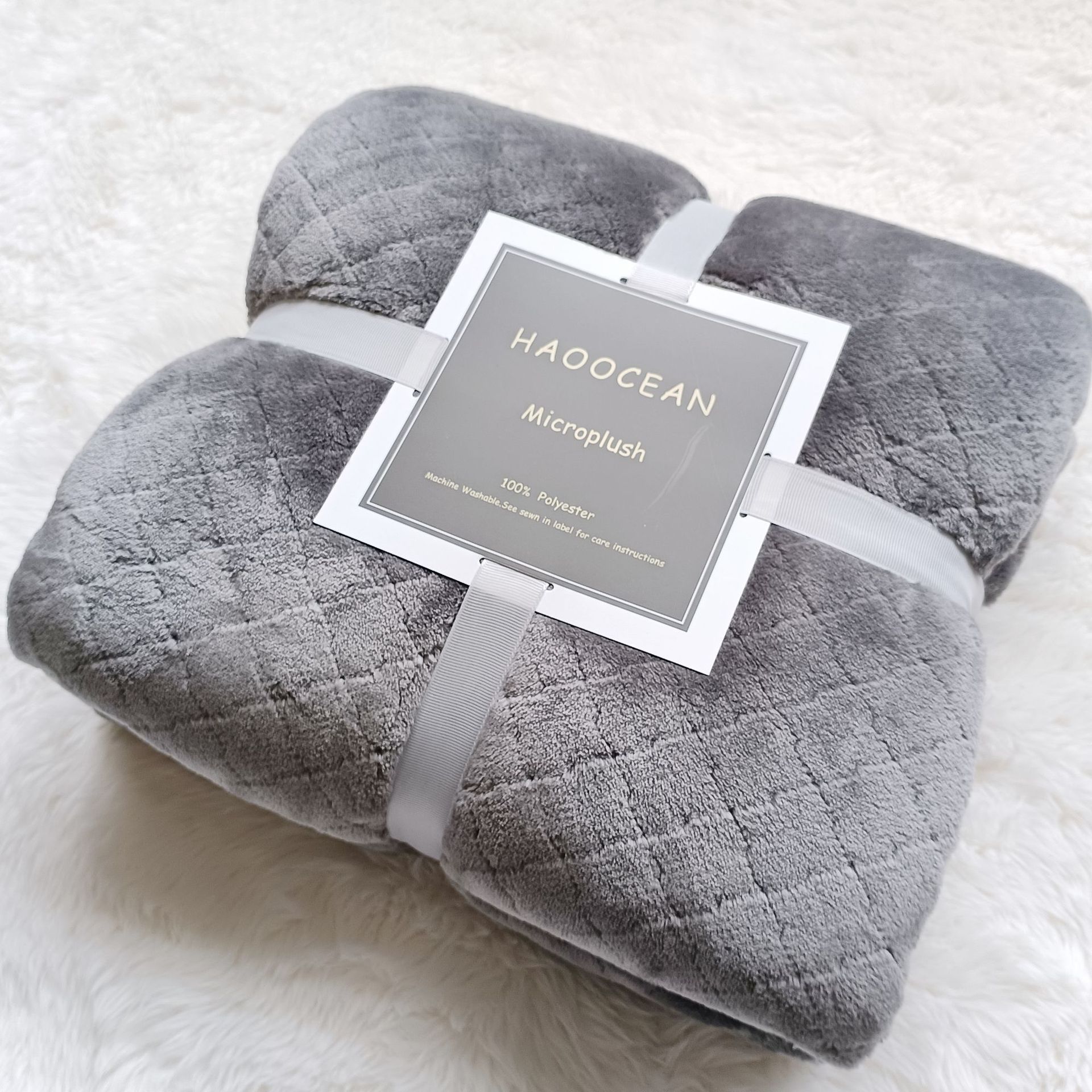 Grey 130*150cm Flannel Fleece Blanket - Quilted Diamond Pattern, Soft & Warm Polyester Throw for Office Nap, Sofa, Travel & Bed Use - Image 1