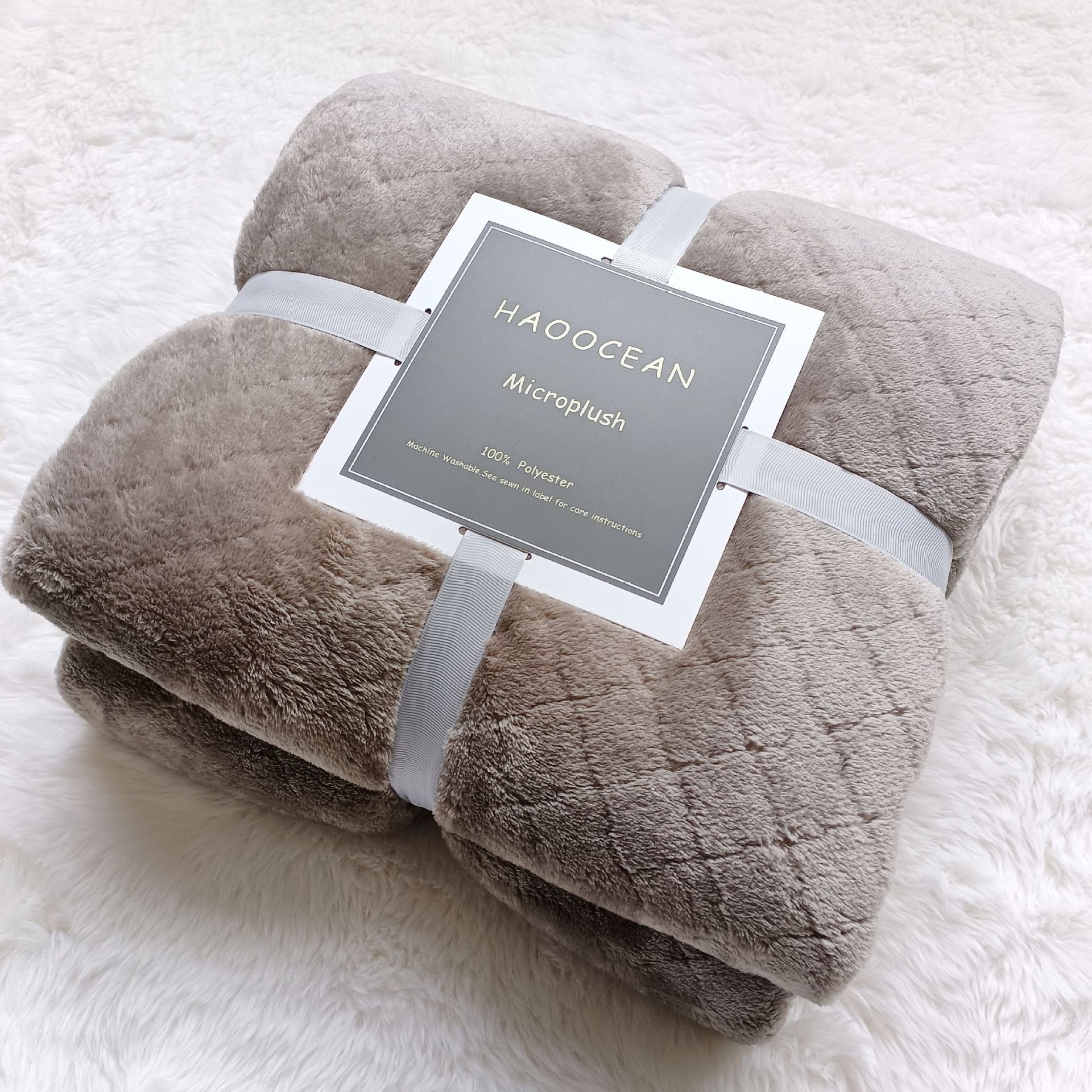 Brown 130*150cm Flannel Fleece Blanket - Quilted Diamond Pattern, Soft & Warm Polyester Throw for Office Nap, Sofa, Travel & Bed Use - Image 1