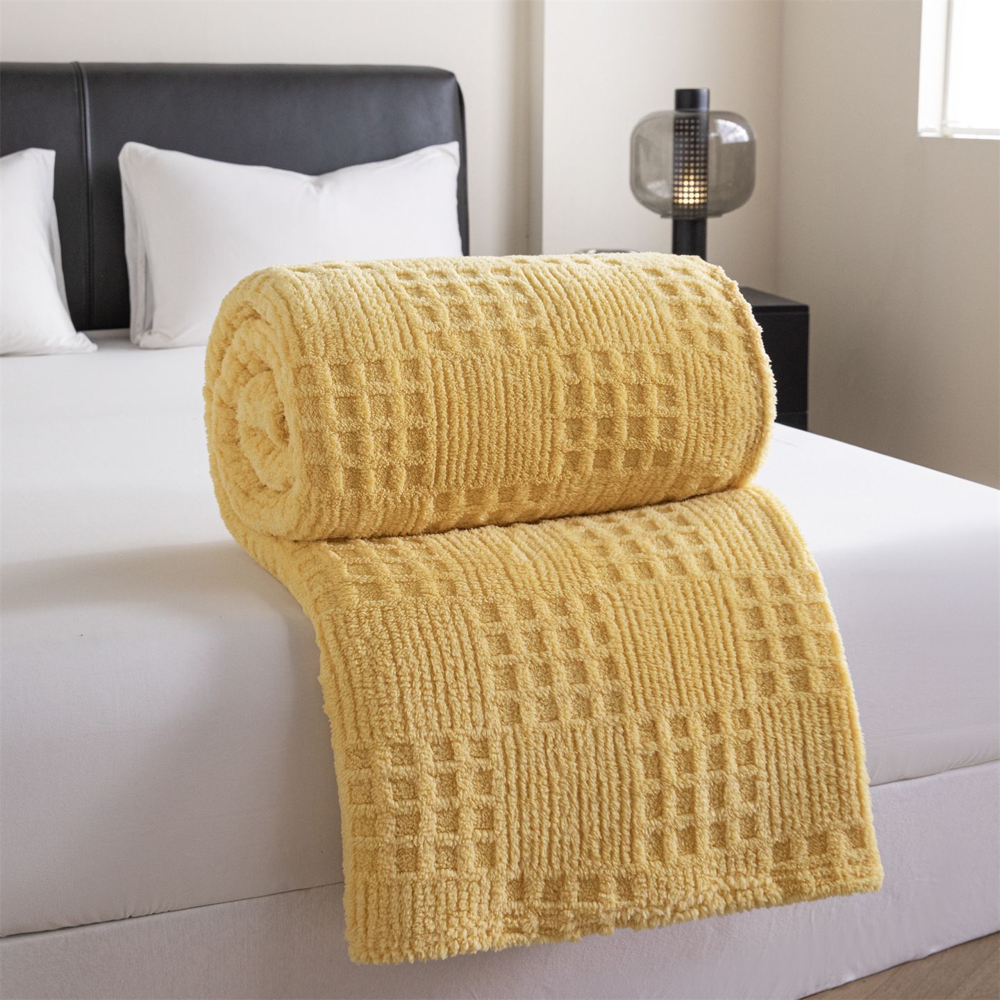 Yellow 150*200cm Thickened Double-Sided Plush Waffle Weave Throw Blanket - Anti-Static Taffeta Velvet & Flannel Fleece - Warm, Soft, Non-Shedding Blanket for Winter, Sofa, Bed & Office - Image 1