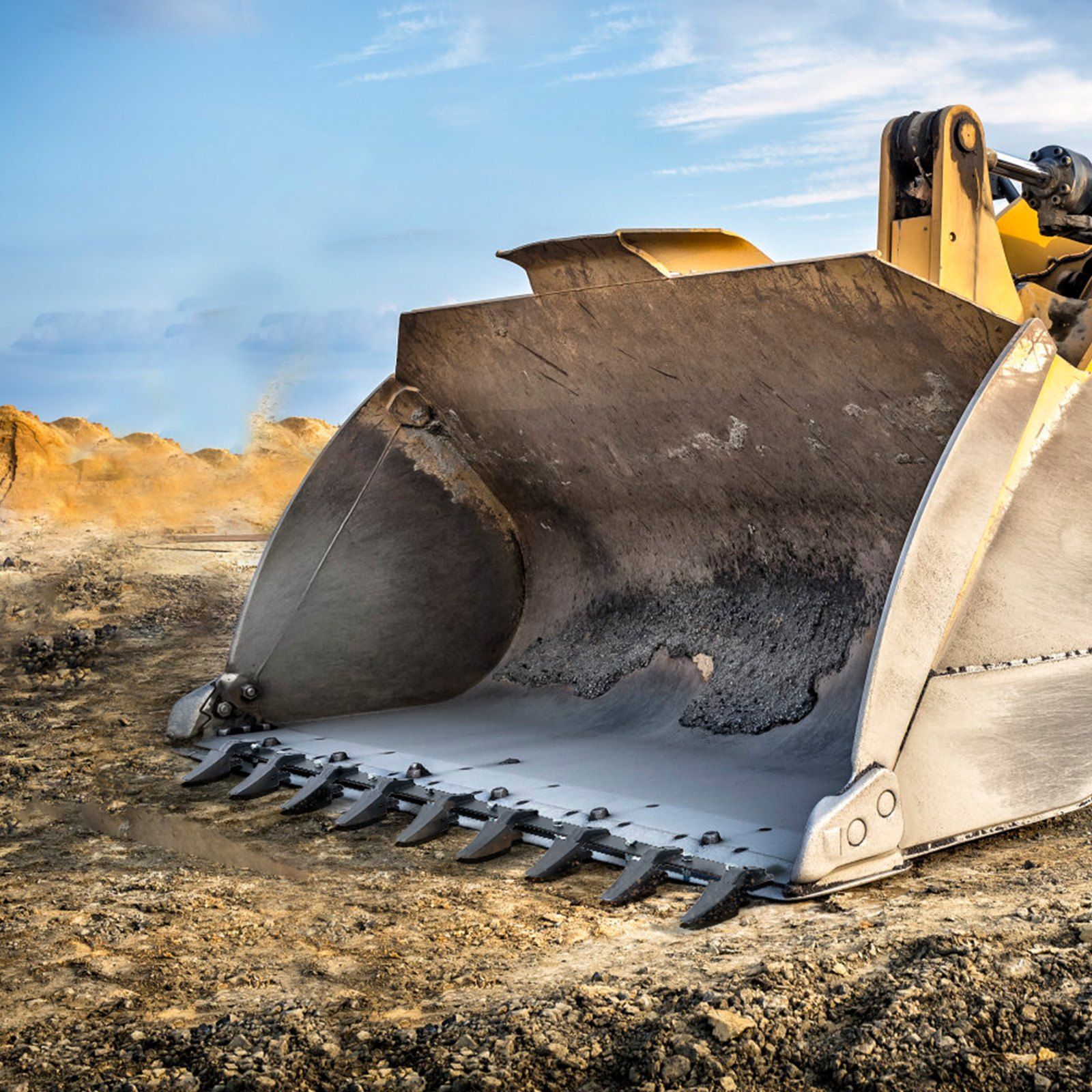 Bucket Tooth Bar, 1800mm, Heavy Duty Tractor Bucket 9 Teeth Bar for Loader Tractor Skidsteer, 2000 kg Load-Bearing Capacity Bolt On Design, for Efficient Soil Excavation and Bucket Protection - Image 8