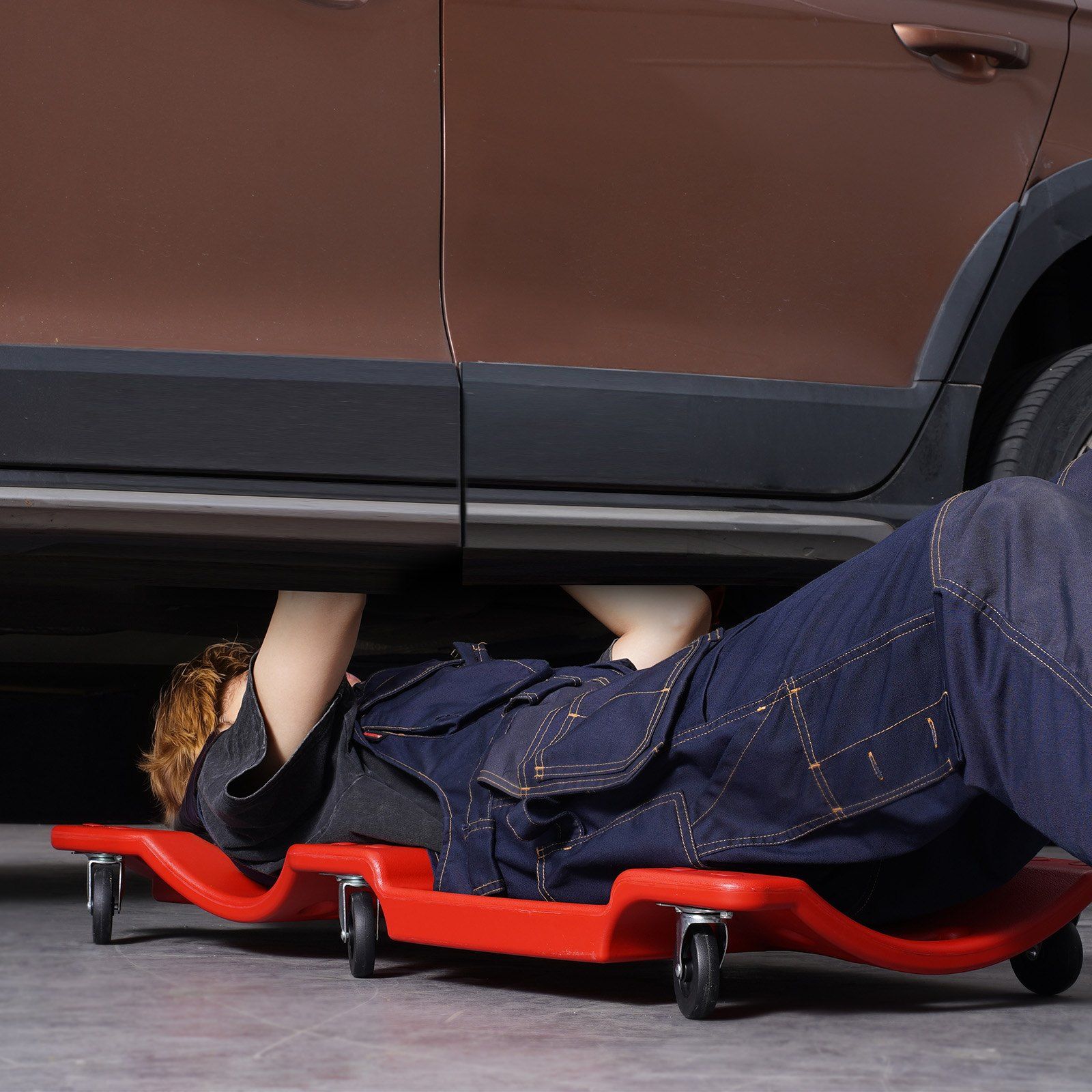 Mechanic Plastic Creeper, 914 mm, 158.8 kg Capacity Automotive Rolling Garage Creeper with Molded Ergonomic HDPE Body Padded Headrest & Dual Tool Trays 6 Wheels, for Garage Shop Auto Repair - Image 8